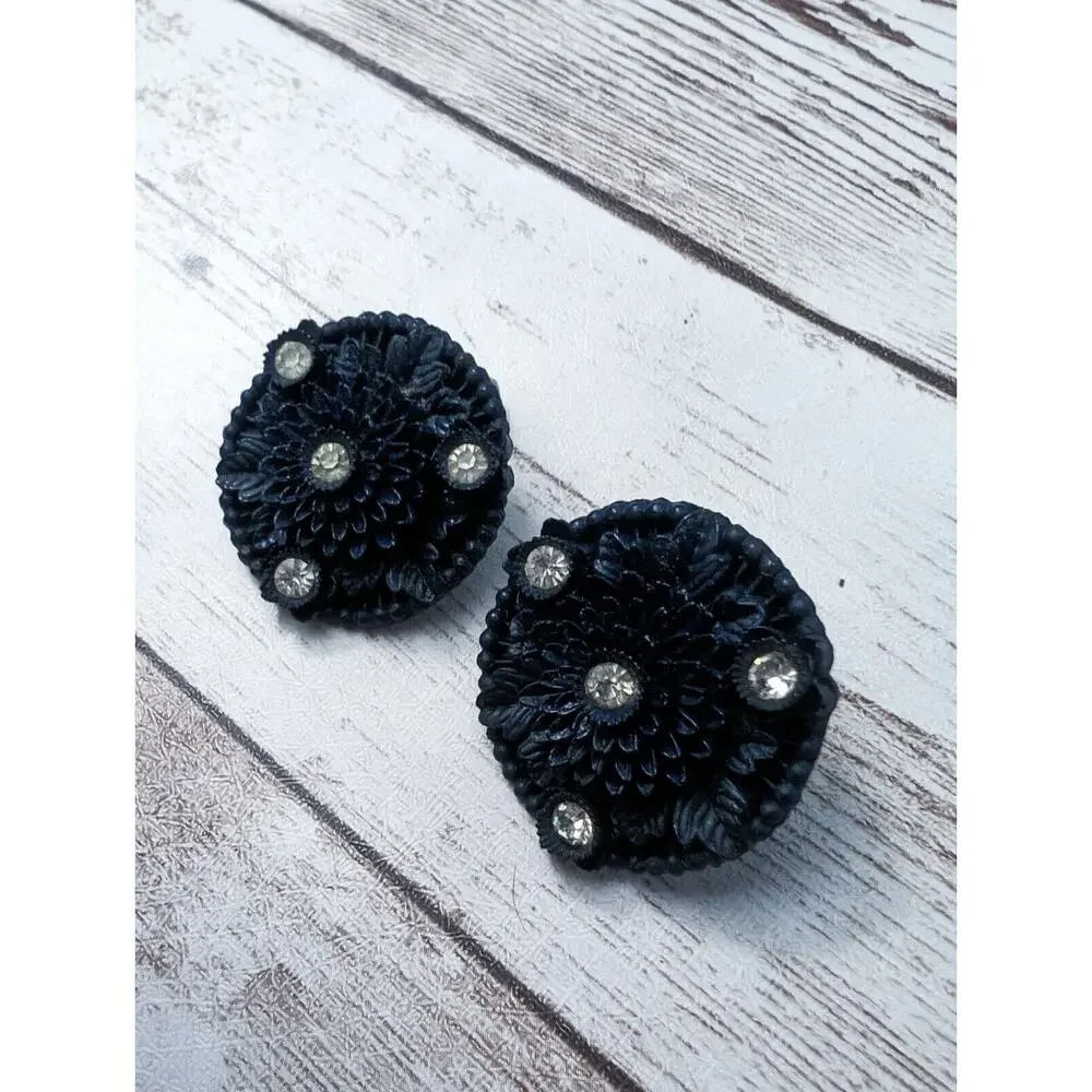 Vintage Clip On Earrings - 1